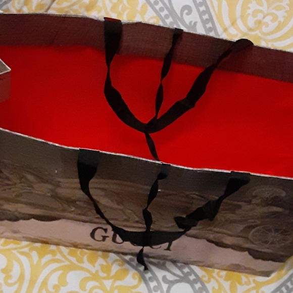Gucci Limited Edition Paperbag - Picture 12 of 16